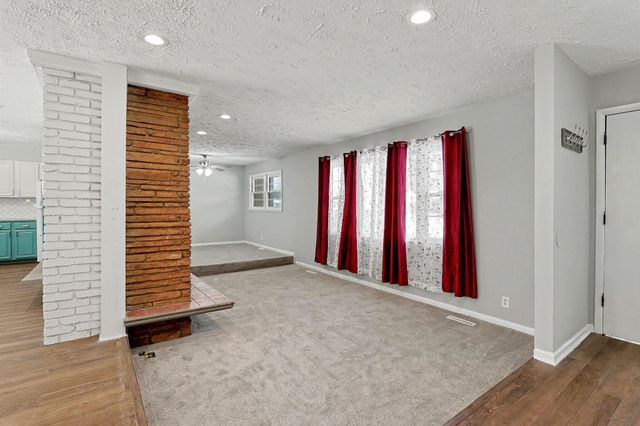 526 E Park Lane St, Derby, KS 67037