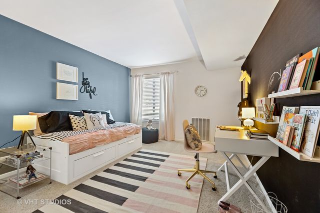 1507 Westminster Drive 108, Naperville, IL 60563