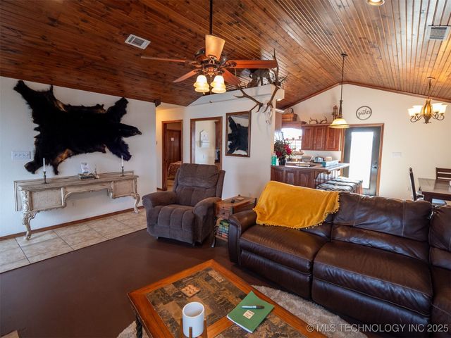 8446 E Greasy Bend Road, Stringtown, OK 74569