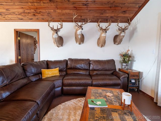 8446 E Greasy Bend Road, Stringtown, OK 74569