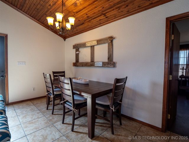 8446 E Greasy Bend Road, Stringtown, OK 74569