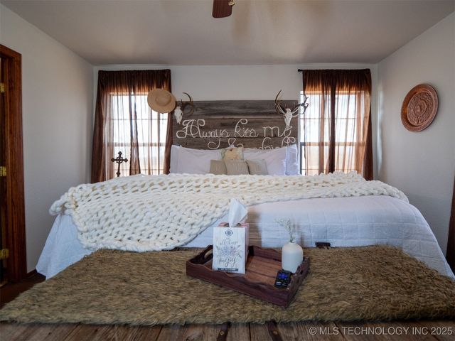 8446 E Greasy Bend Road, Stringtown, OK 74569