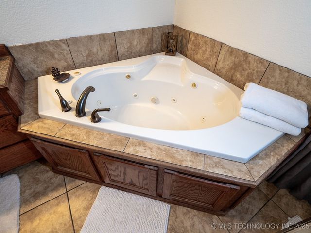 8446 E Greasy Bend Road, Stringtown, OK 74569