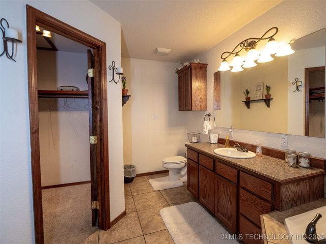 8446 E Greasy Bend Road, Stringtown, OK 74569