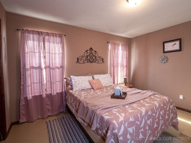 8446 E Greasy Bend Road, Stringtown, OK 74569