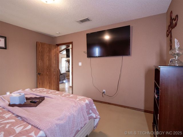 8446 E Greasy Bend Road, Stringtown, OK 74569