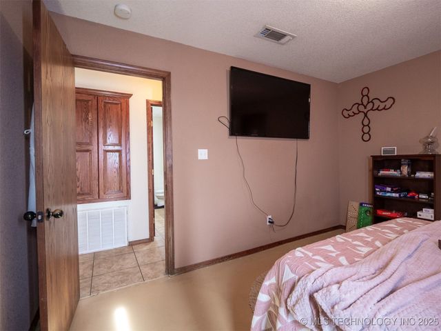 8446 E Greasy Bend Road, Stringtown, OK 74569