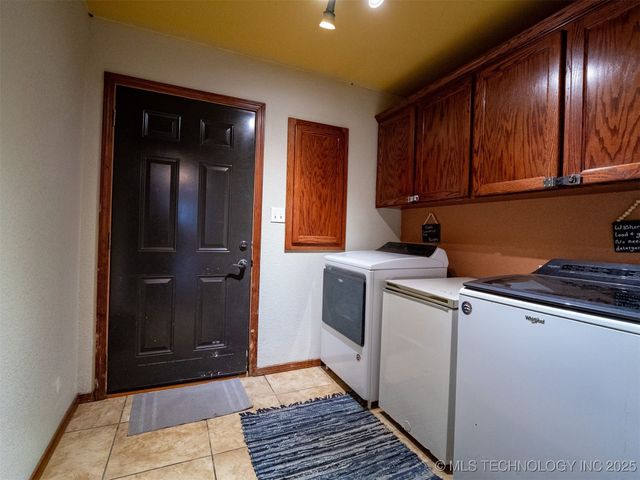 8446 E Greasy Bend Road, Stringtown, OK 74569