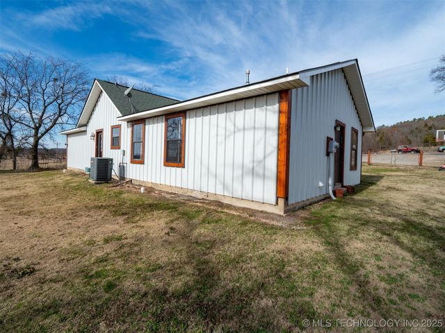 8446 E Greasy Bend Road, Stringtown, OK 74569