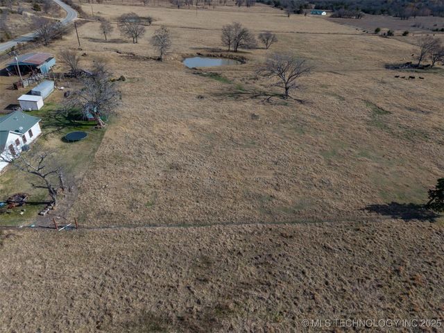8446 E Greasy Bend Road, Stringtown, OK 74569
