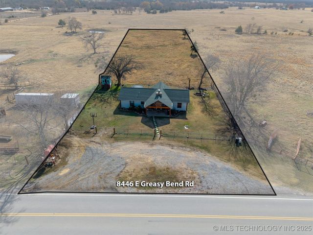 8446 E Greasy Bend Road, Stringtown, OK 74569