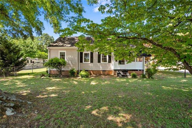 2615 E North Avenue, Anderson, SC 29625