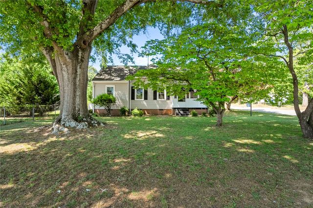 2615 E North Avenue, Anderson, SC 29625