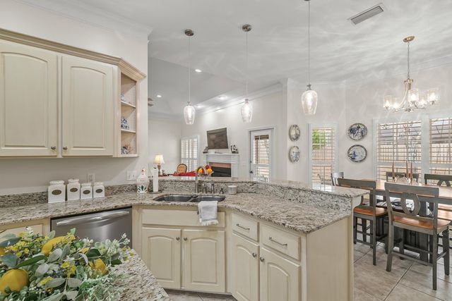 202 Wicklow, Dothan, AL 36303