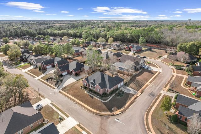 202 Wicklow, Dothan, AL 36303