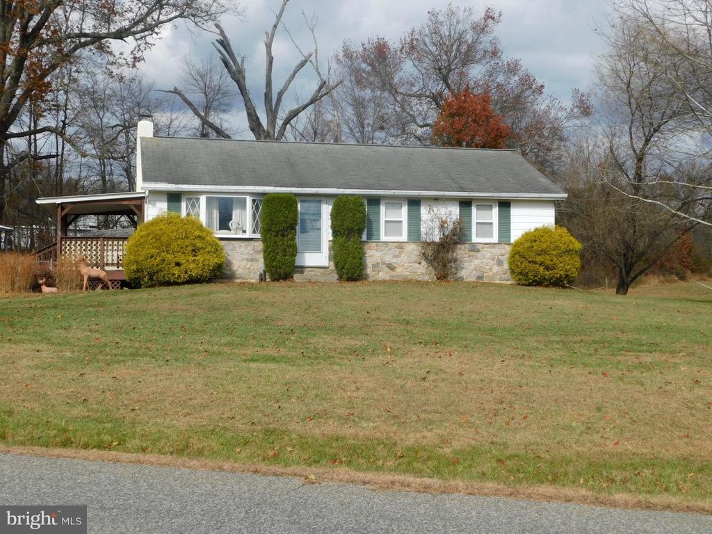 115 LIMEKILN RD, Bechtelsville, PA 19505