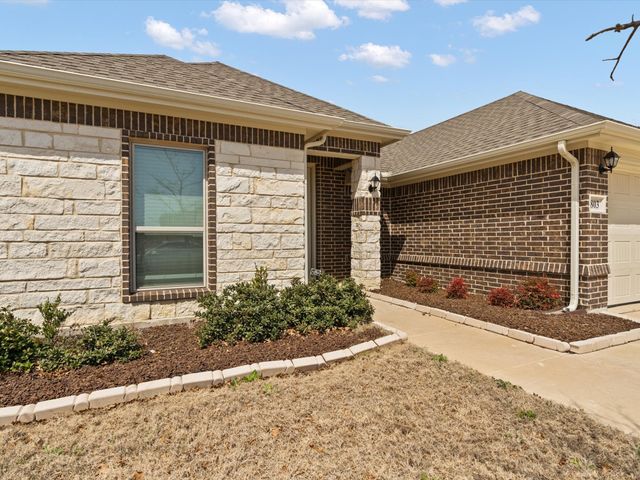803 Comal Drive, Mansfield, TX 76063