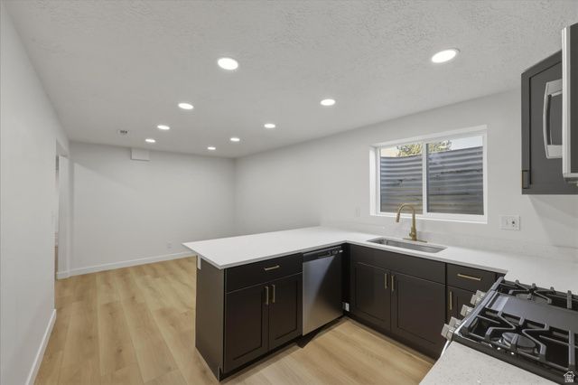 3764 S VALLEY FORGE RD, Magna, UT 84044