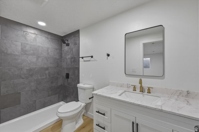 3764 S VALLEY FORGE RD, Magna, UT 84044