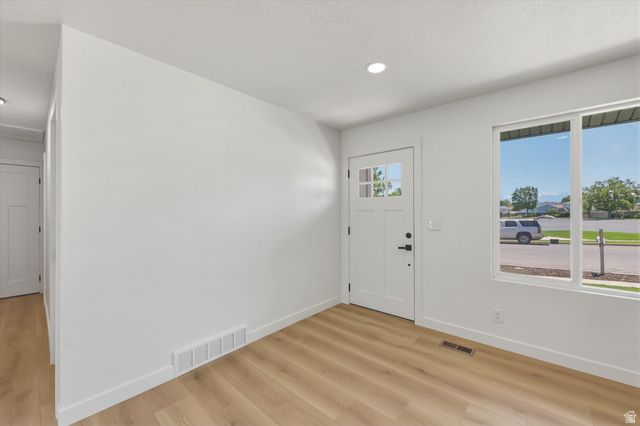 3764 S VALLEY FORGE RD, Magna, UT 84044