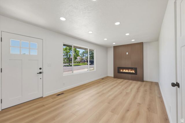 3764 S VALLEY FORGE RD, Magna, UT 84044