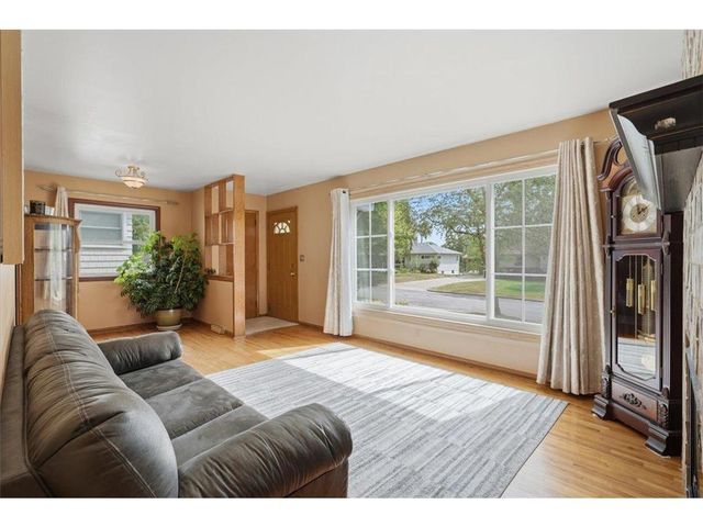 9104 Stanlen Road, Saint Louis Park, MN 55426