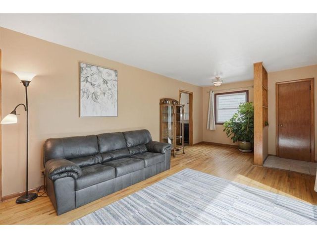 9104 Stanlen Road, Saint Louis Park, MN 55426