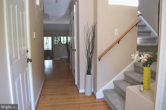 300 PLEASANT KNOLL CT, Newark, DE 19711