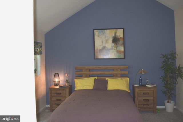 300 PLEASANT KNOLL CT, Newark, DE 19711