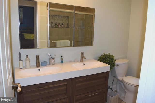 300 PLEASANT KNOLL CT, Newark, DE 19711