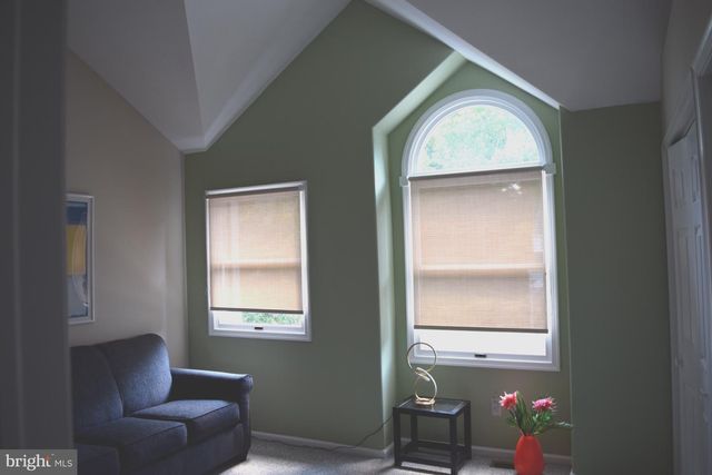 300 PLEASANT KNOLL CT, Newark, DE 19711