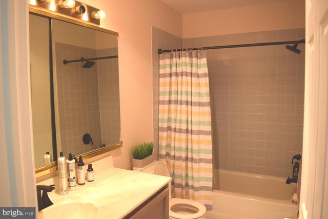300 PLEASANT KNOLL CT, Newark, DE 19711