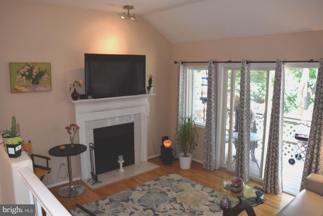 300 PLEASANT KNOLL CT, Newark, DE 19711
