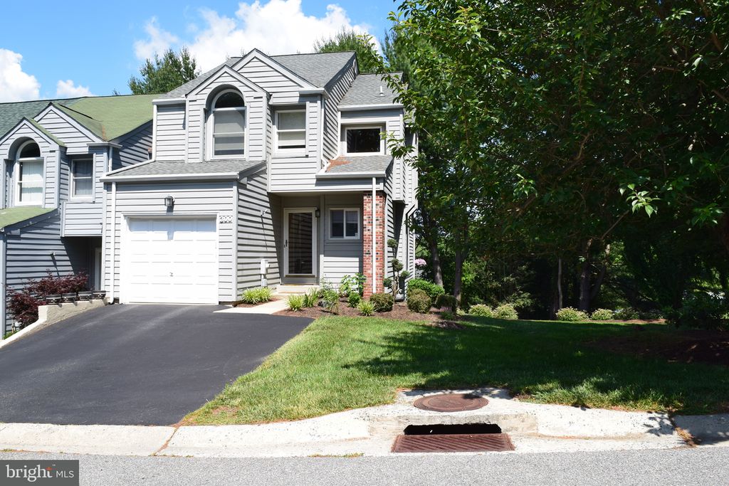 300 PLEASANT KNOLL CT, Newark, DE 19711