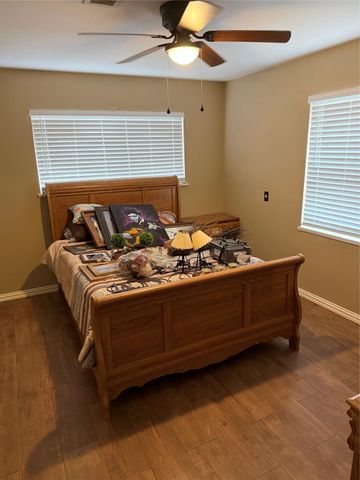 342 Still Forest Street, Liberty, TX 77575