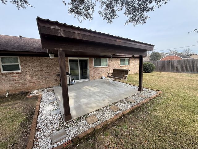 342 Still Forest Street, Liberty, TX 77575