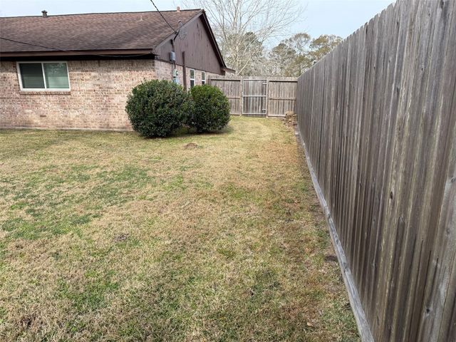 342 Still Forest Street, Liberty, TX 77575