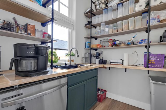 5376 Maple Drive, Lewis Center, OH 43035