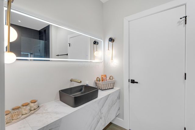 5376 Maple Drive, Lewis Center, OH 43035