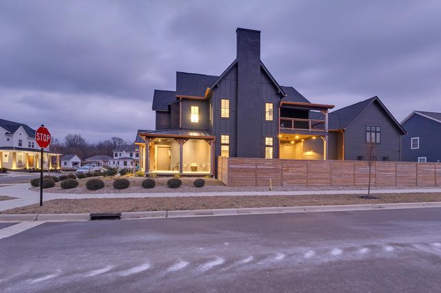 5376 Maple Drive, Lewis Center, OH 43035