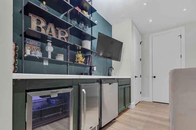 5376 Maple Drive, Lewis Center, OH 43035