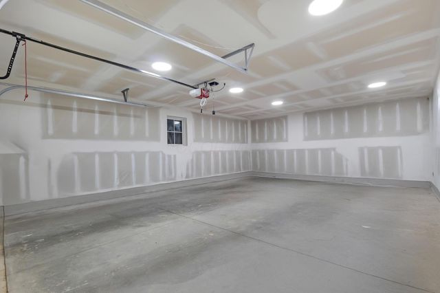 5376 Maple Drive, Lewis Center, OH 43035