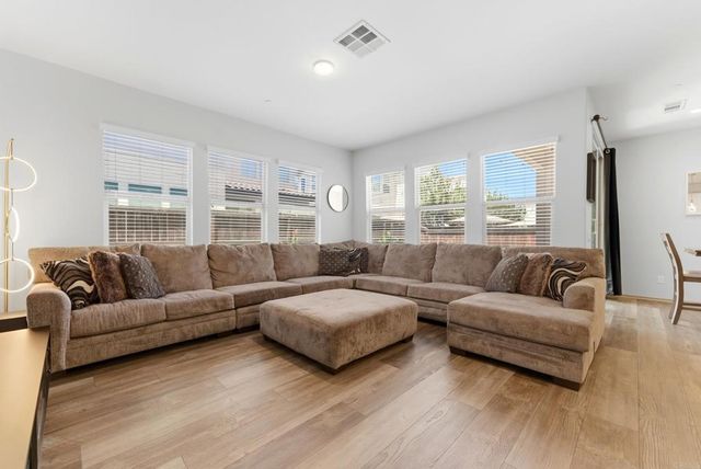 1332 Camino Carmelo, Chula Vista, CA 91913