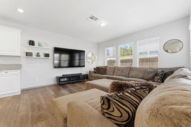 1332 Camino Carmelo, Chula Vista, CA 91913