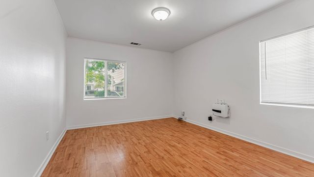 528 La Prenda Dr, Oakland, CA 94603