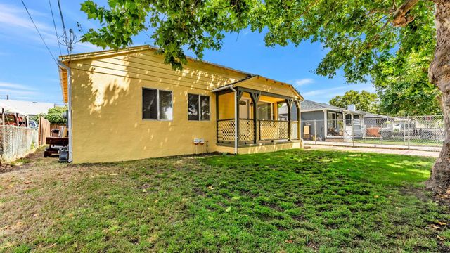 528 La Prenda Dr, Oakland, CA 94603