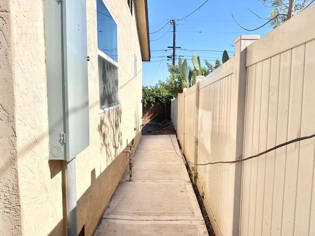 6961 Colorado Ave, La Mesa, CA 91942
