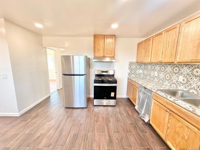 6961 Colorado Ave, La Mesa, CA 91942