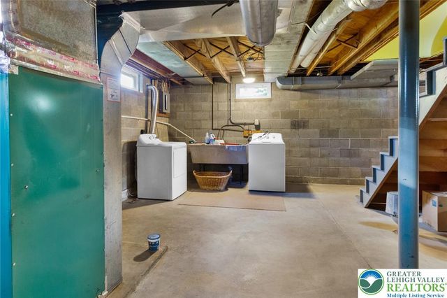 132 South Spruce Street, Nazareth Boro, PA 18064