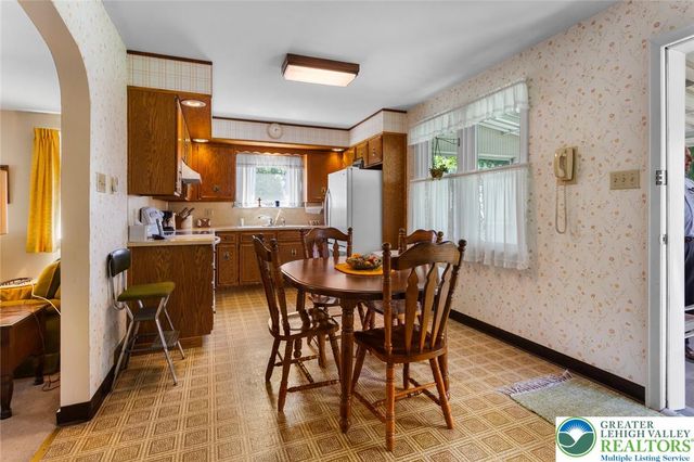 132 South Spruce Street, Nazareth Boro, PA 18064